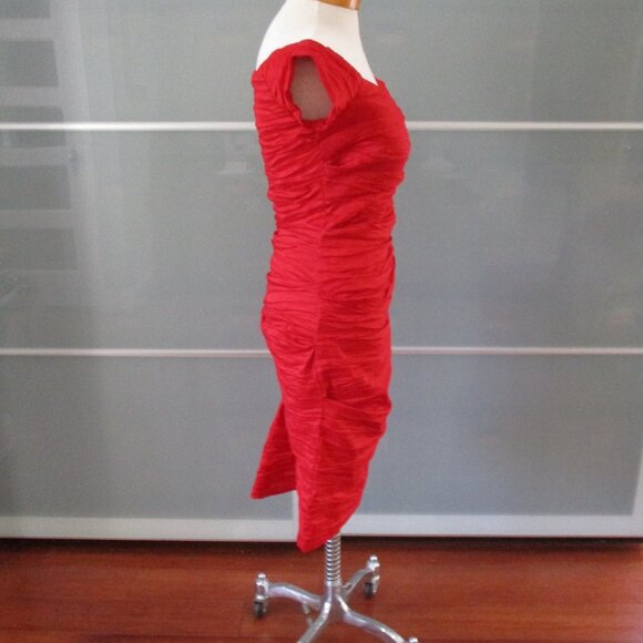 Alex Evenings Cap Sleeve Red Gathered & Ruched Cocktail Dress - Picture 4 of 5